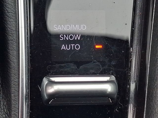 Used 2023 Jeep Compass Latitude image 23