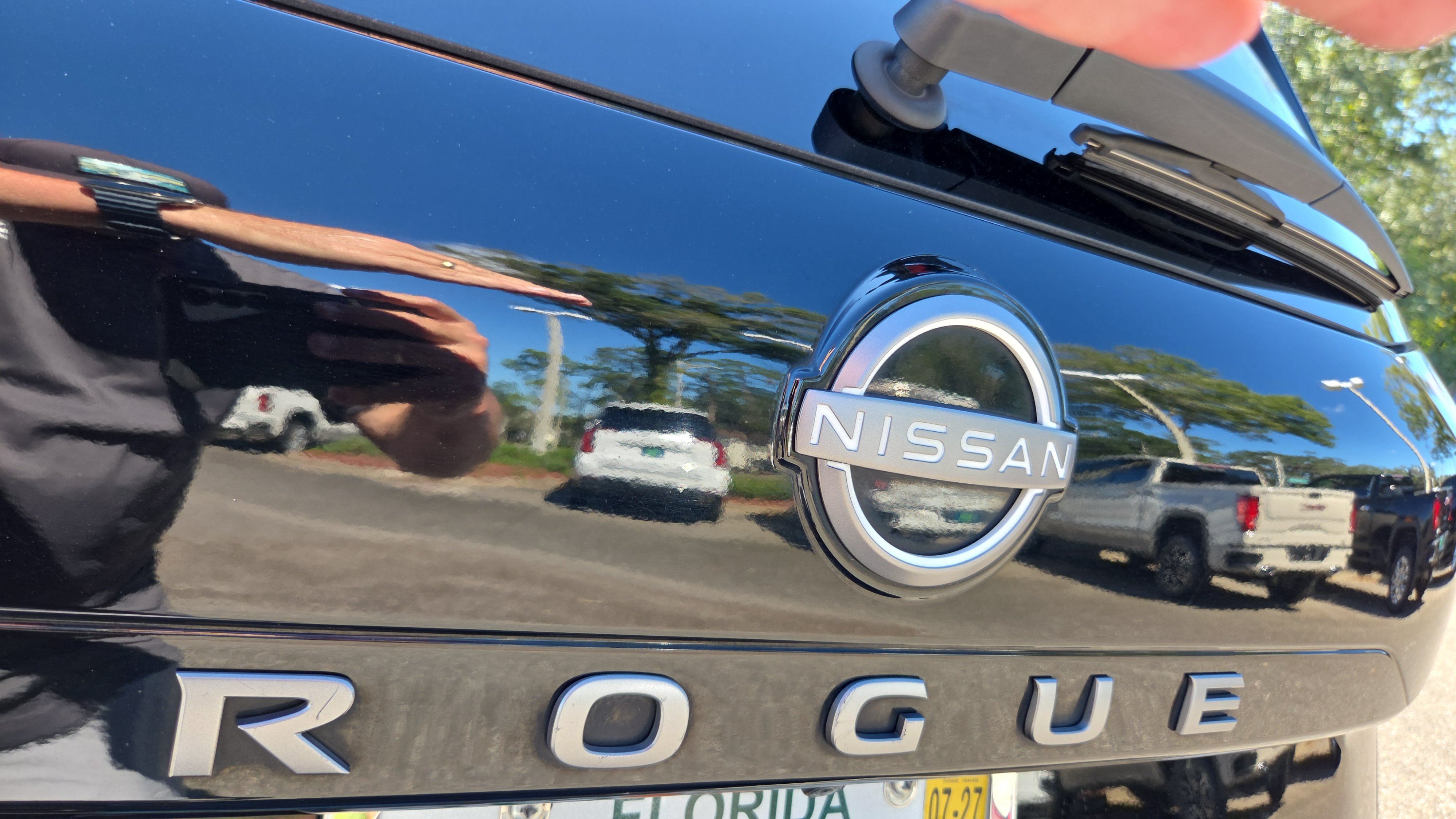 Used 2024 Nissan Rogue S AWD/4WD image 15