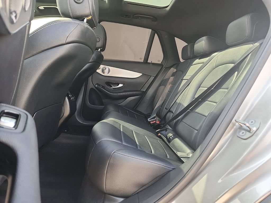 Used 2019 Mercedes-Benz GLC 300 4MATIC w/ Premium Package image 6