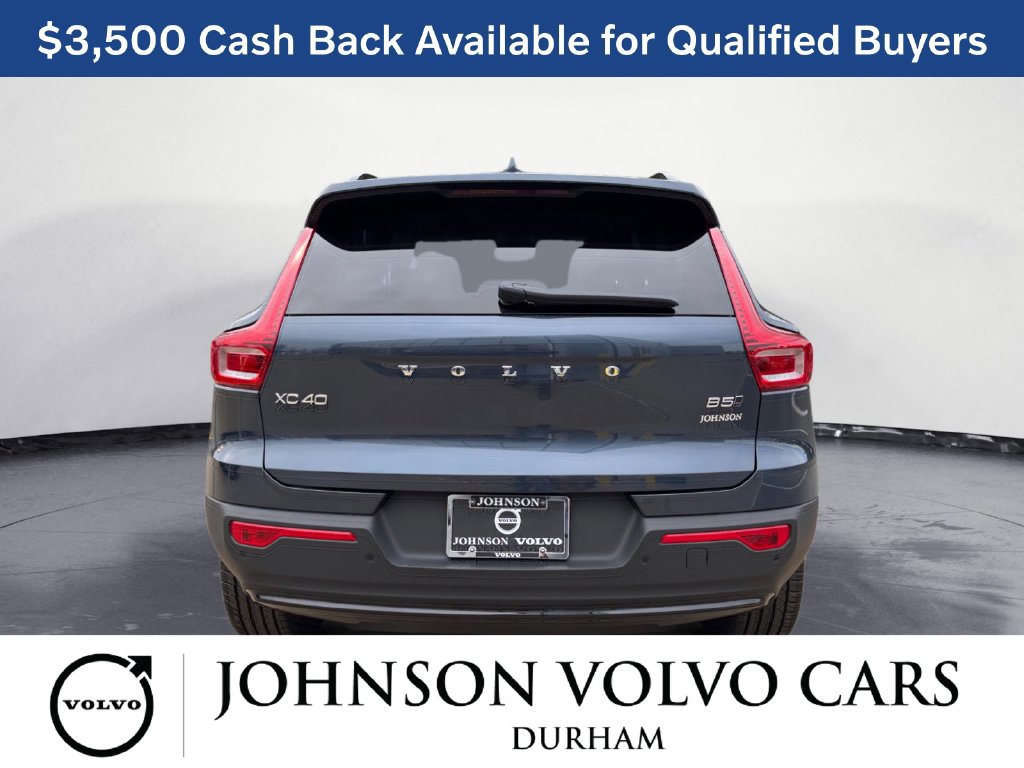 New 2026 Volvo XC40 B5 Core w/ Climate Package AWD/4WD image 4