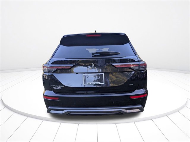 New 2025 Mitsubishi Outlander SE image 5