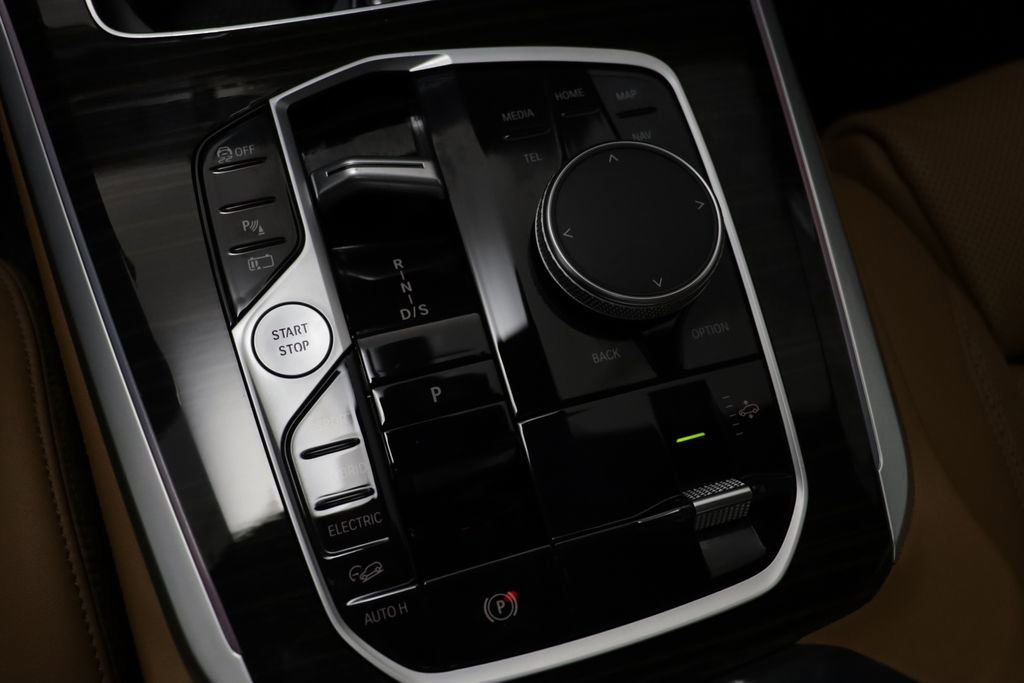 Certified 2024 BMW X5 xDrive50e w/ Premium Package image 13