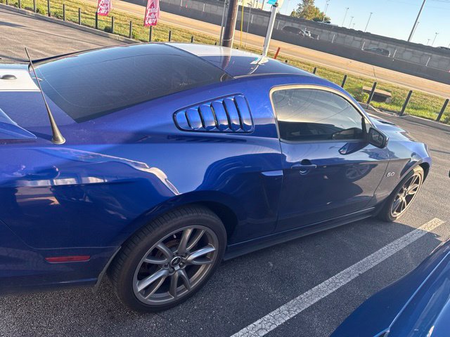 Used 2013 Ford Mustang GT Premium w/ Electronics Pkg RWD image 4