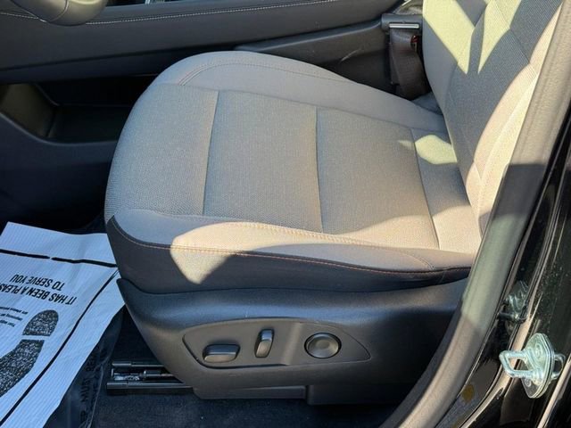 Used 2024 Chevrolet Traverse LT image 18