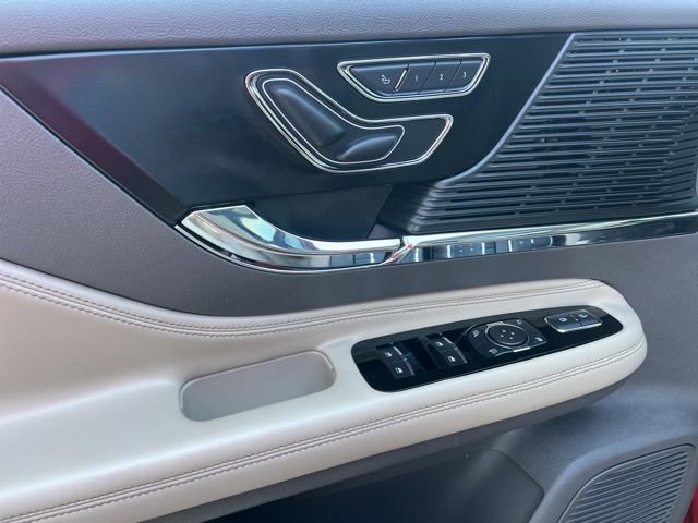 Used 2021 Lincoln Corsair AWD w/ Premium Package image 42