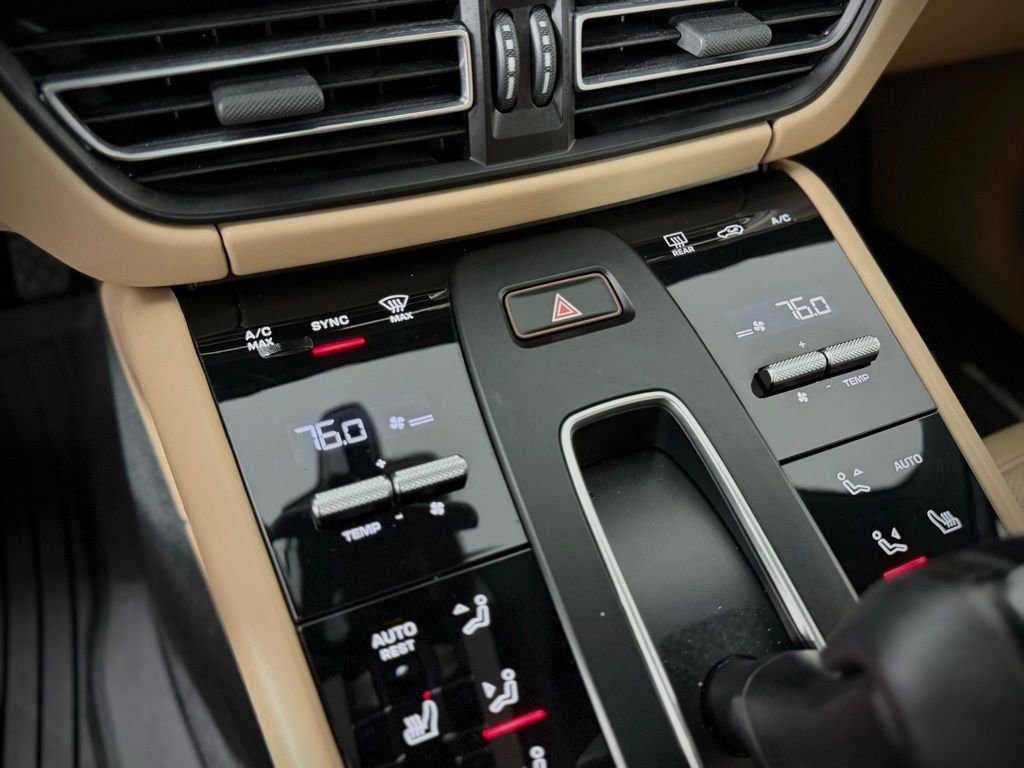 Certified 2024 Porsche Macan AWD/4WD image 25
