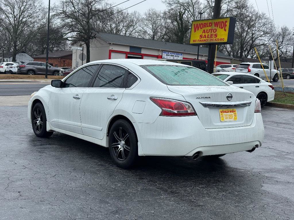 Used 2015 Nissan Altima 2.5 S w/ Power Driver Seat Package FWD image 4
