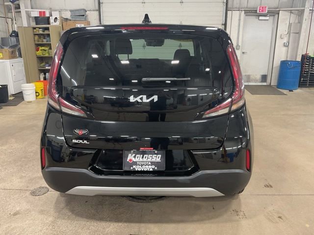 Used 2025 Kia Soul LX w/ LX Technology Package FWD image 5