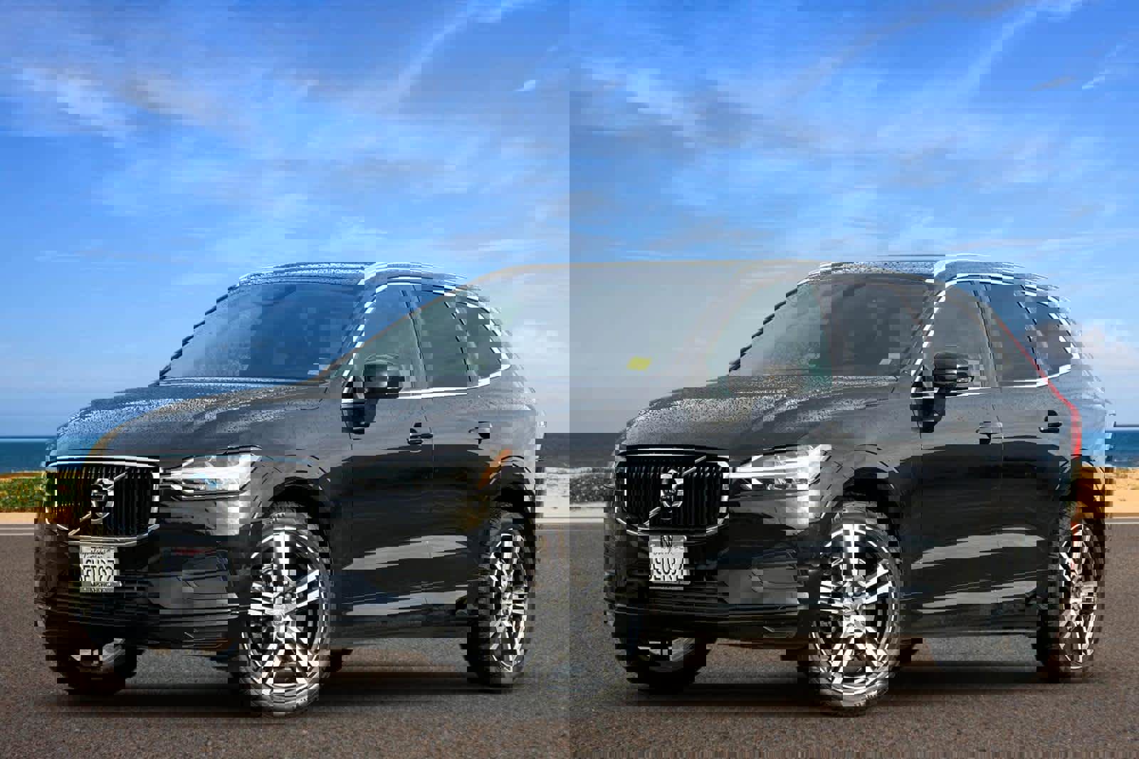 Used 2018 Volvo XC60 T5 Momentum w/ Convenience Package