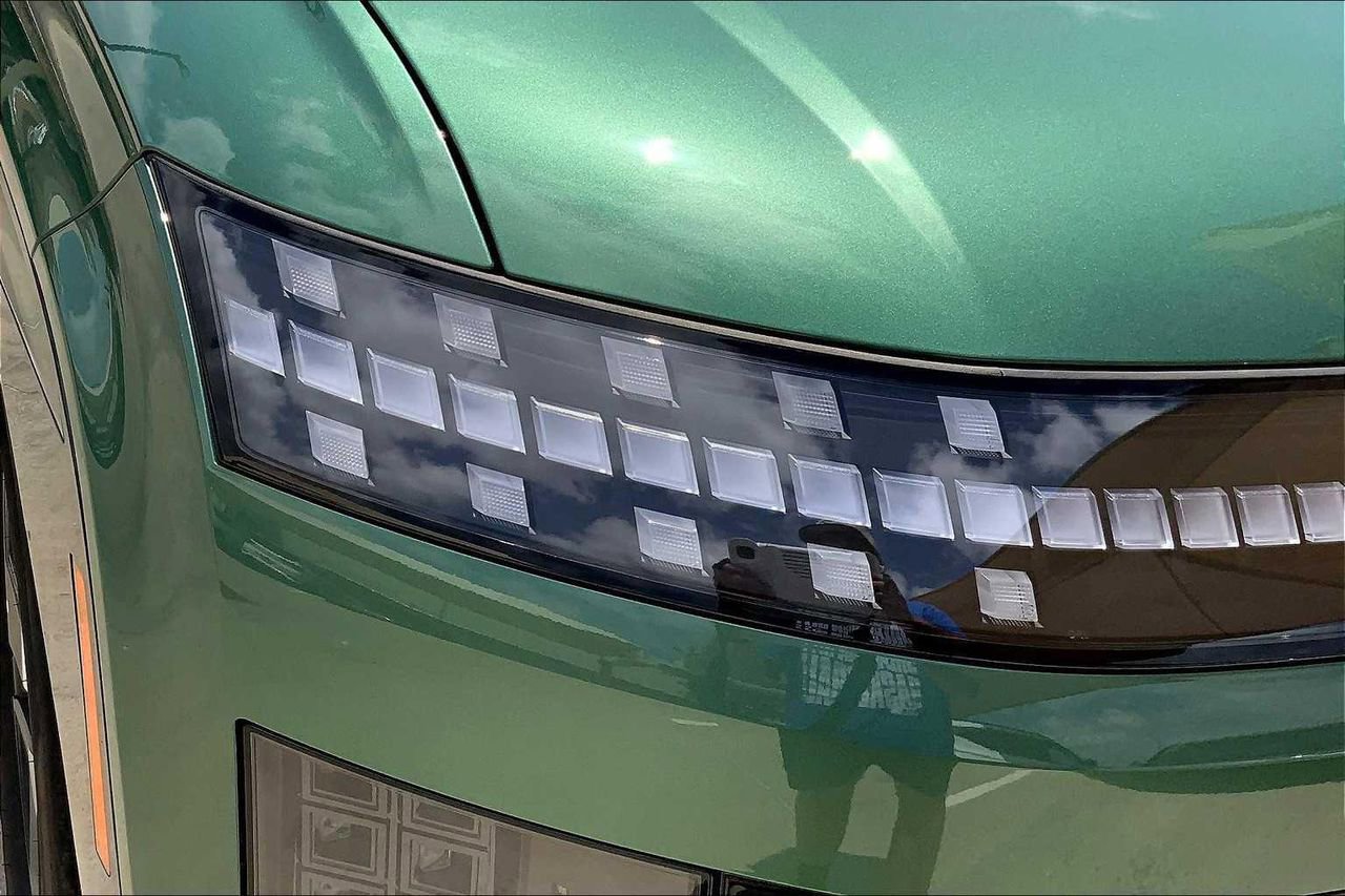 New 2026 Hyundai Ioniq 9 SEL image 13