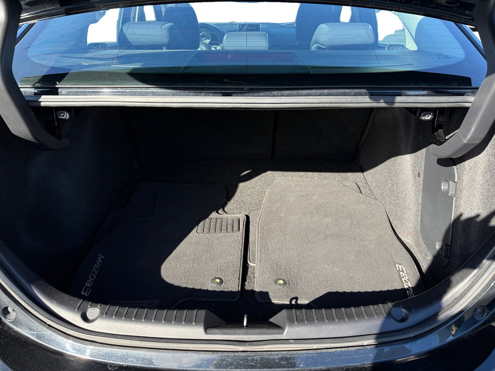 Used 2016 MAZDA MAZDA3 i Sport w/ Preferred Equipment Package image 17