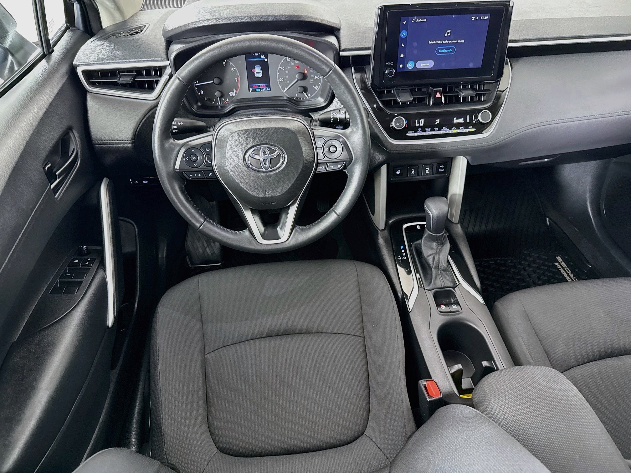 Used 2025 Toyota Corolla Cross LE AWD/4WD image 22