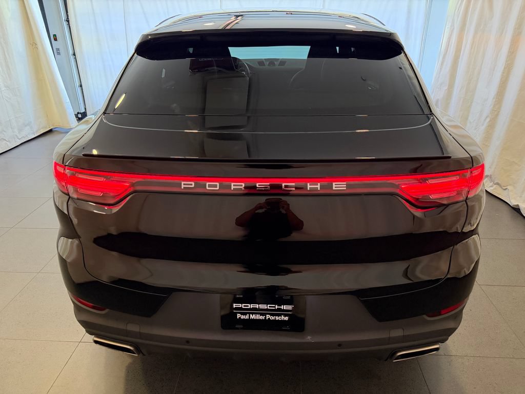 Certified 2021 Porsche Cayenne Coupe AWD/4WD image 8
