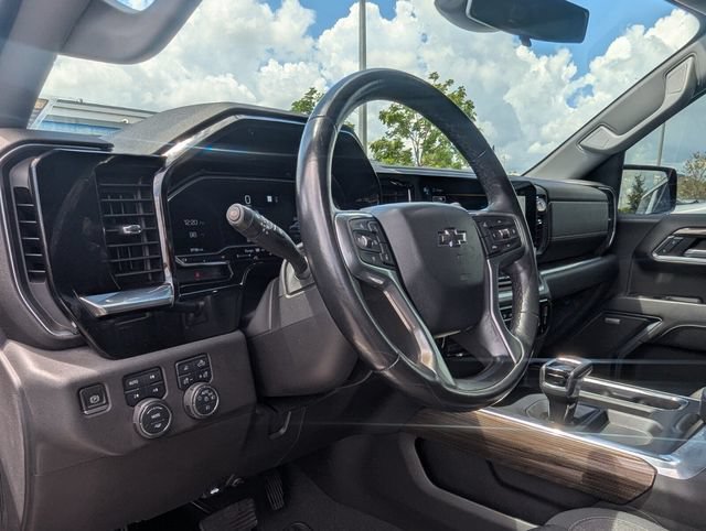 Used 2022 Chevrolet Silverado 1500 LT Trail Boss w/ Convenience Package II AWD/4WD image 10