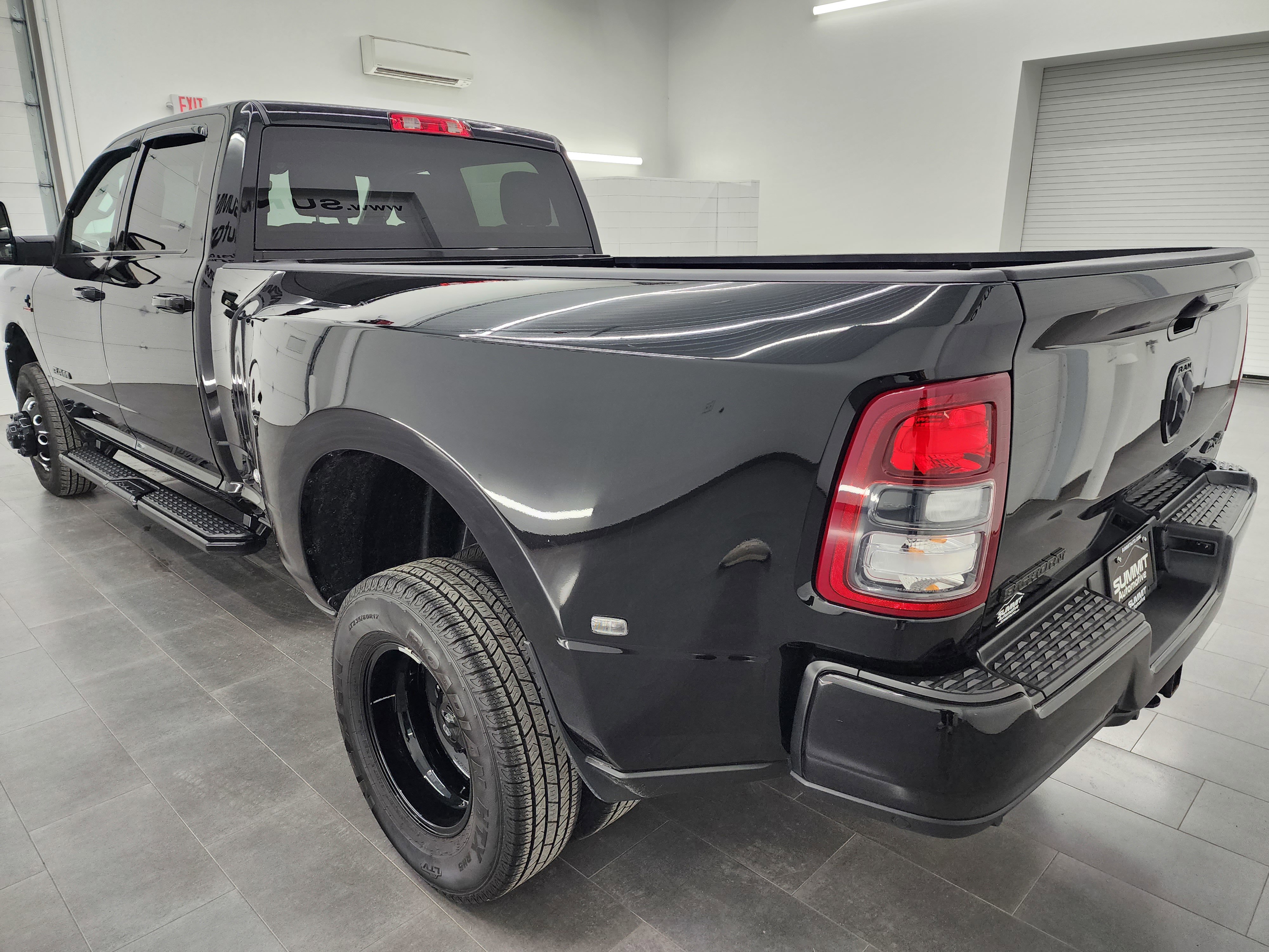 Used 2024 RAM 3500 Big Horn w/ Night Edition AWD/4WD image 71