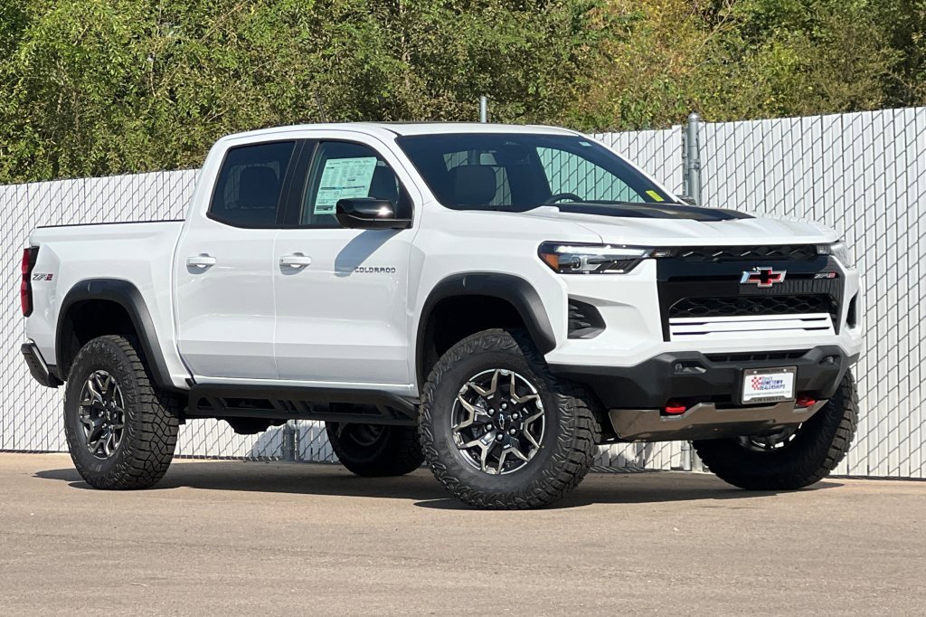 New 2026 Chevrolet Colorado ZR2 w/ Technology Package image 2