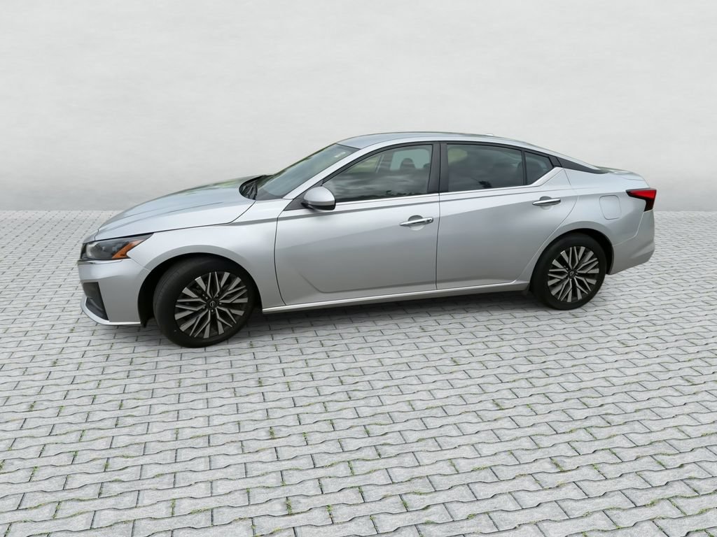 Certified 2023 Nissan Altima 2.5 SV FWD image 4