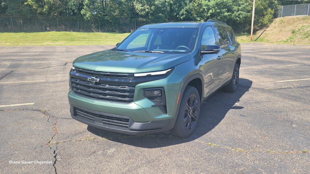 New 2027 Chevrolet Traverse LT w/ Midnight/Sport Edition FWD image 5