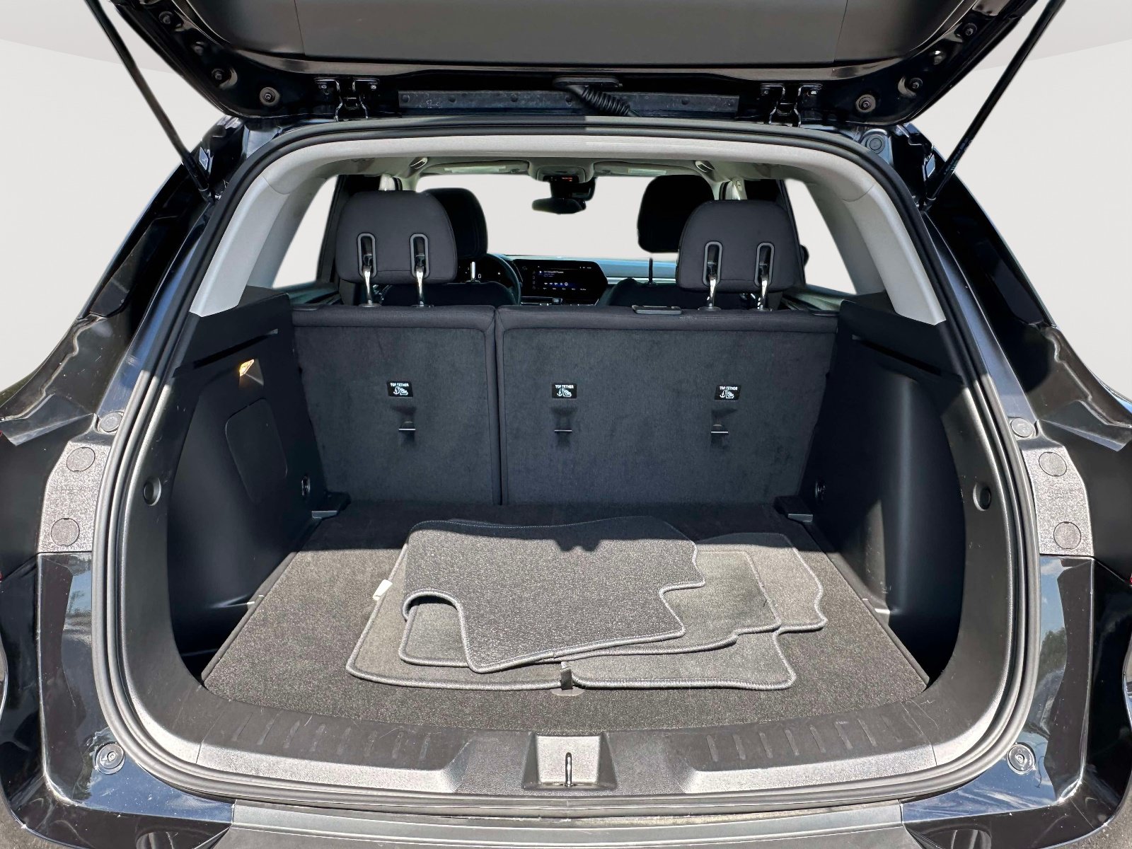 Used 2024 Chevrolet TrailBlazer LT w/ LT Cold Weather Package FWD image 31