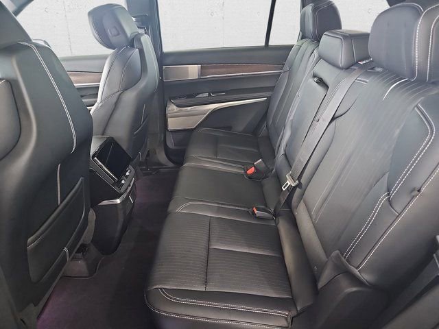 New 2026 Cadillac Vistiq Luxury image 15