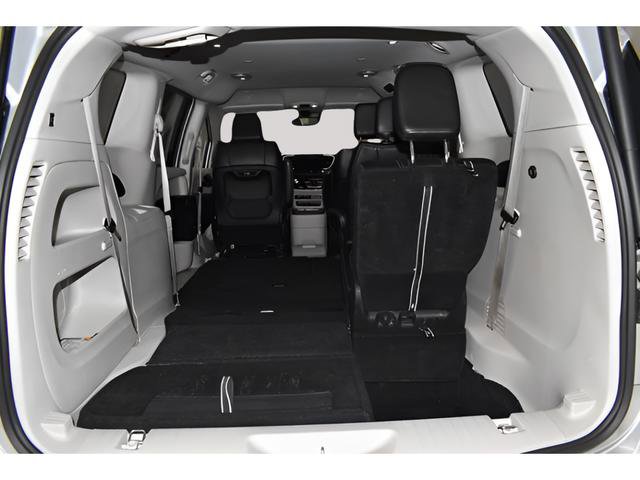 Used 2024 Chrysler Pacifica Touring-L FWD image 33