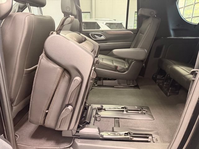 Used 2024 Chevrolet Suburban High Country AWD/4WD image 24