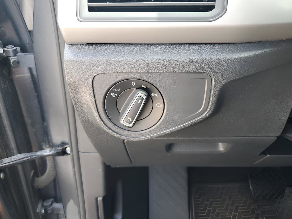 Used 2021 Volkswagen Atlas SE image 31