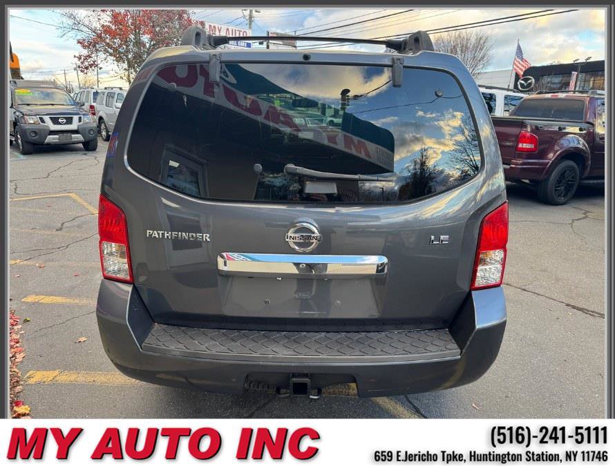 Used 2012 Nissan Pathfinder LE AWD/4WD image 5