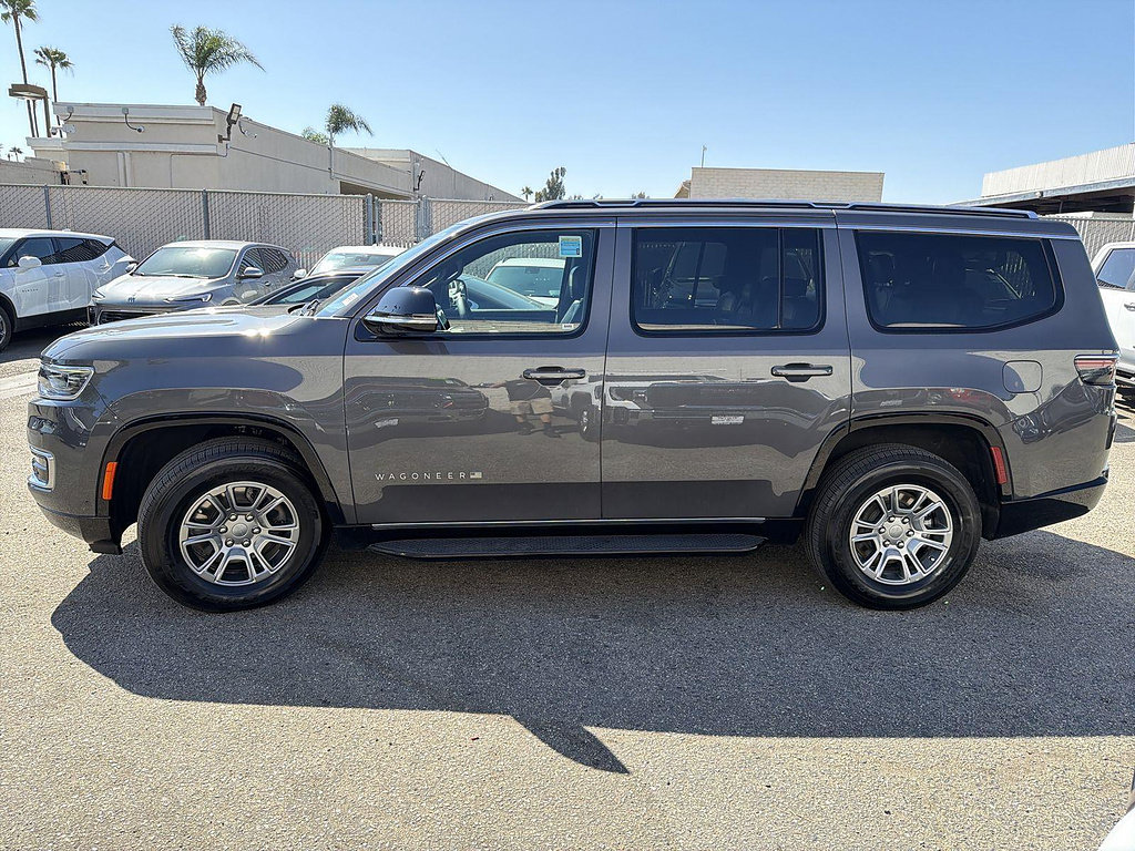Used 2023 Jeep Wagoneer 4WD image 8