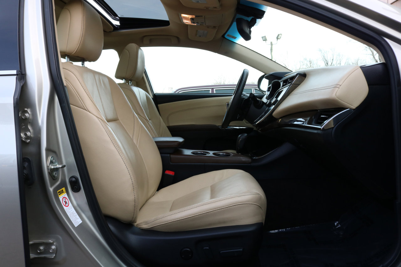 Used 2014 Toyota Avalon Limited image 41