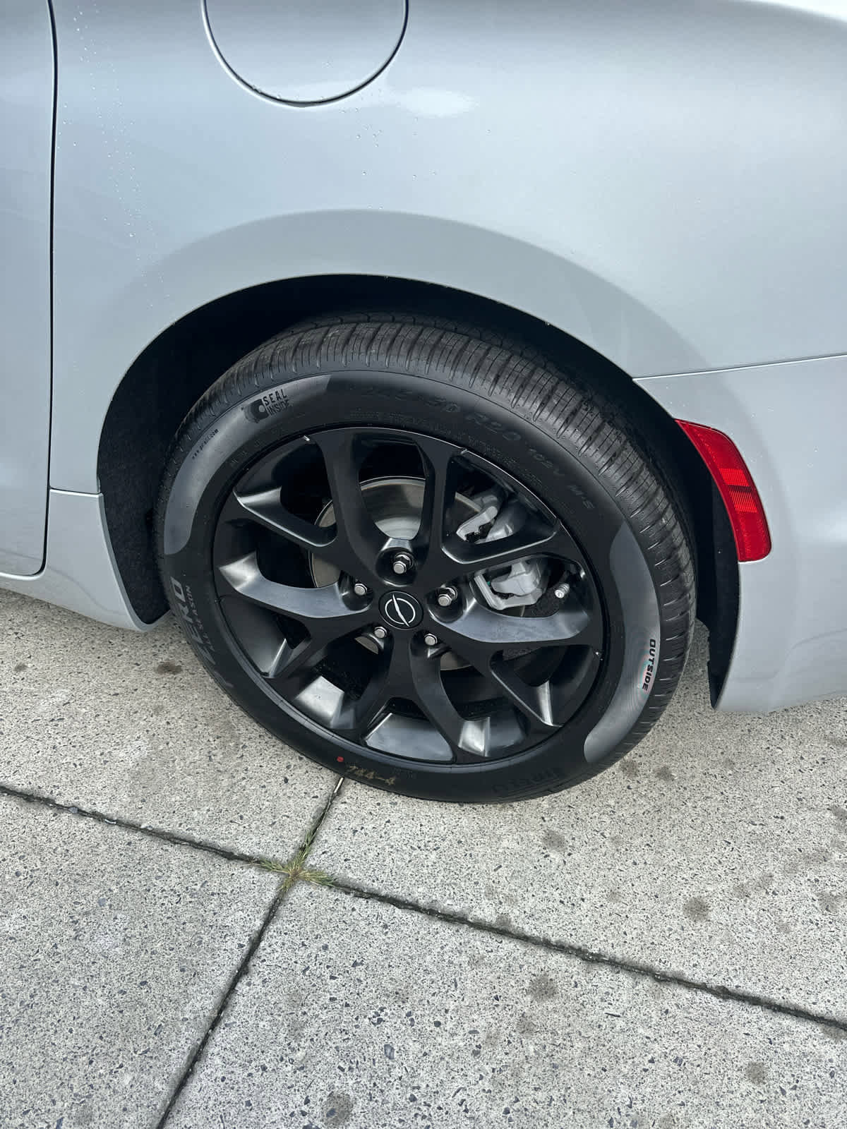 New 2026 Chrysler Pacifica Limited image 10