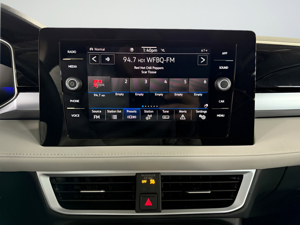 New 2026 Volkswagen Taos SE image 15