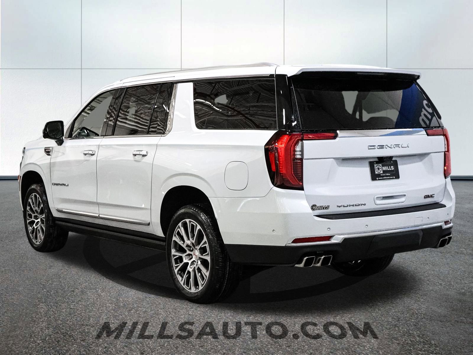 New 2026 GMC Yukon XL Denali w/ Denali Reserve Package image 5