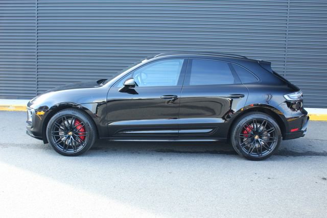 New 2026 Porsche Macan GTS image 2