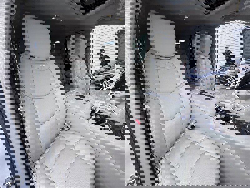 Used 2017 Cadillac Escalade Luxury image 17