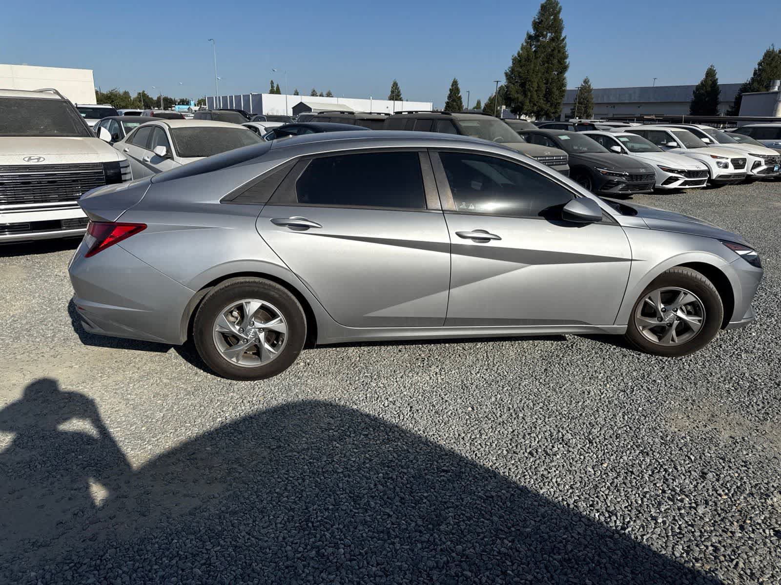 Used 2022 Hyundai Elantra SE w/ Preferred Accessory Package FWD image 4