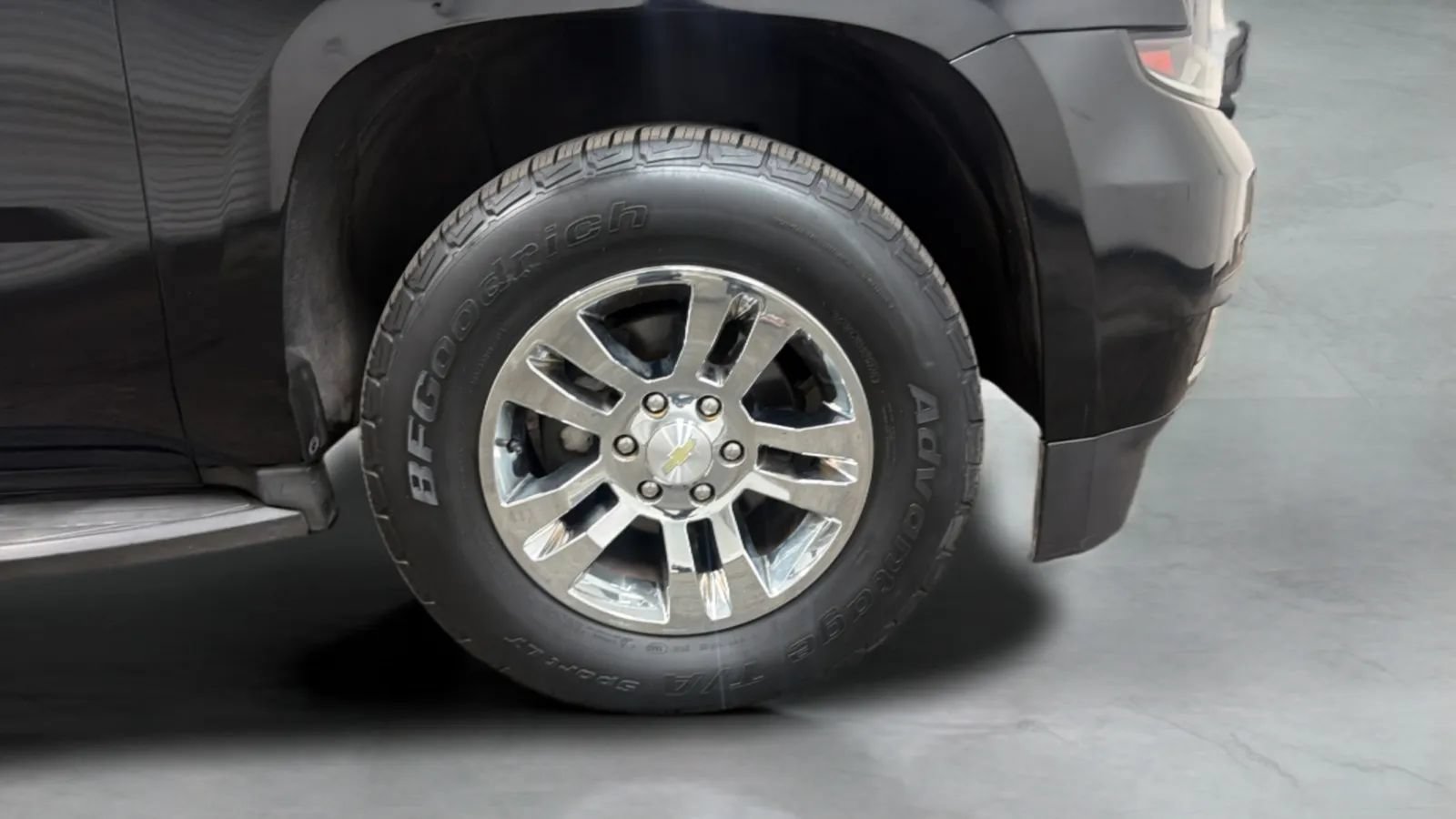 Used 2015 Chevrolet Suburban LT RWD image 25