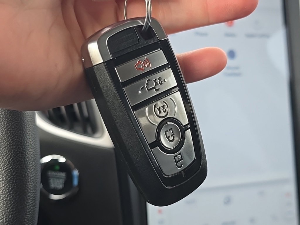 Used 2024 Ford Edge SEL image 40