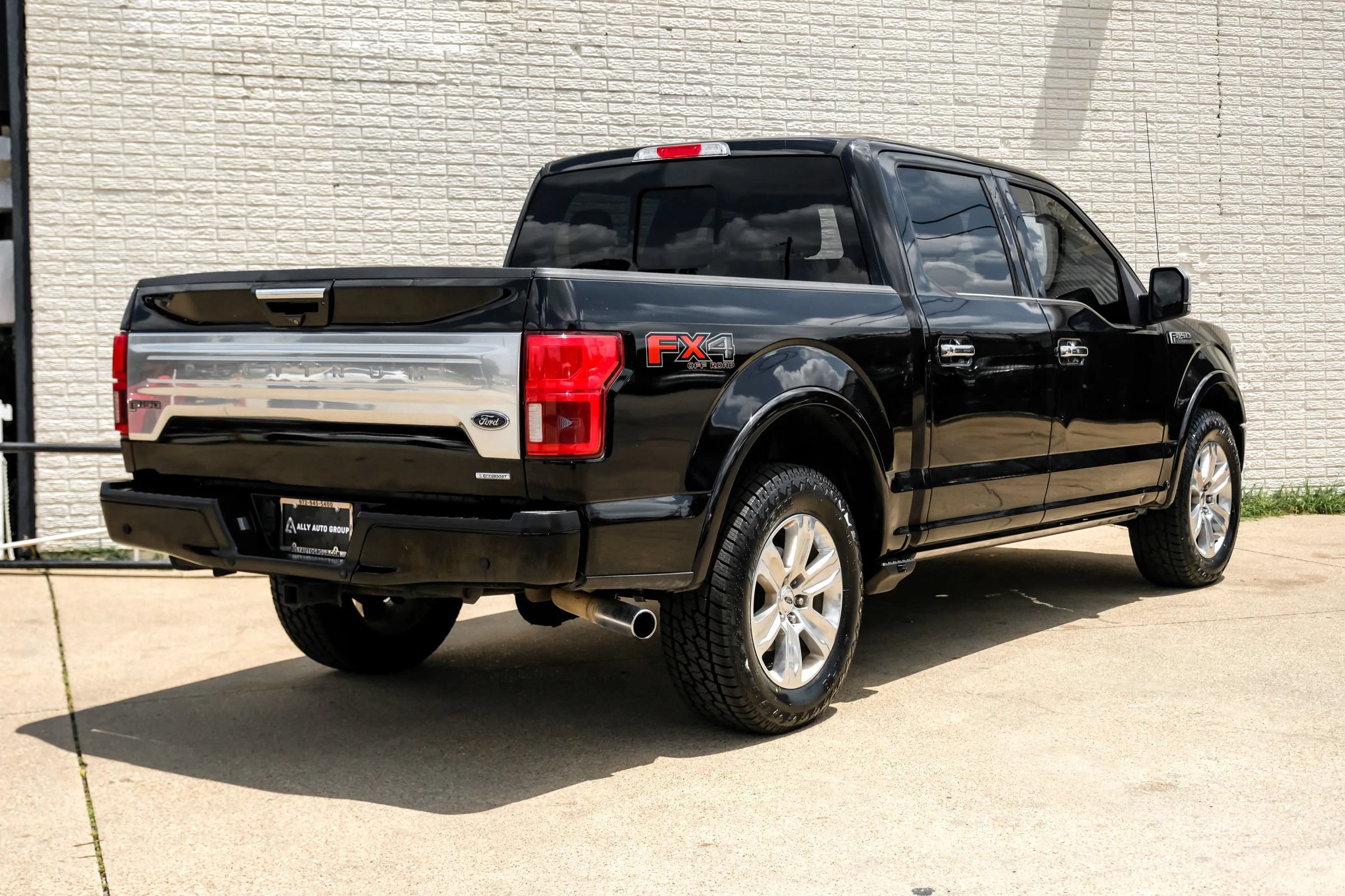 Used 2018 Ford F150 Platinum w/ Equipment Group 701A Luxury AWD/4WD image 6