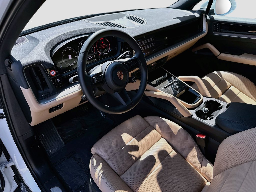 Certified 2026 Porsche Cayenne AWD/4WD image 4