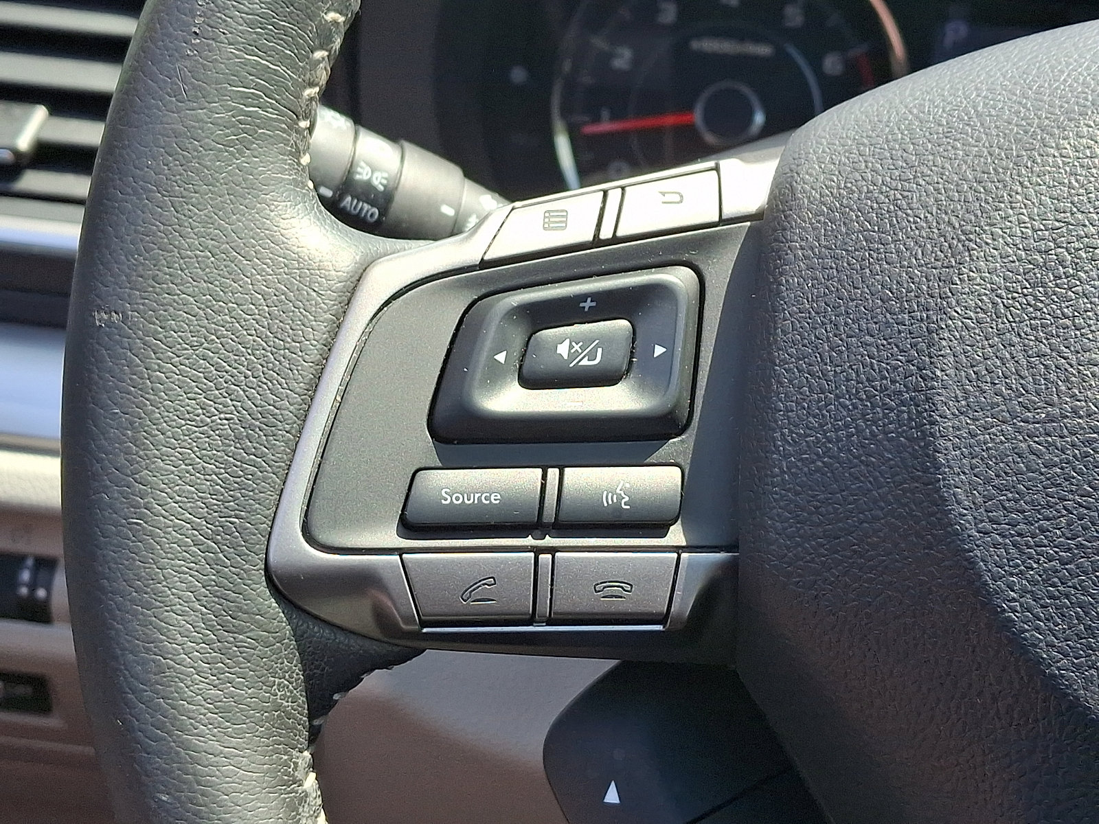 Used 2016 Subaru Forester 2.5i Touring w/ Eyesight & Navigation System AWD/4WD image 22