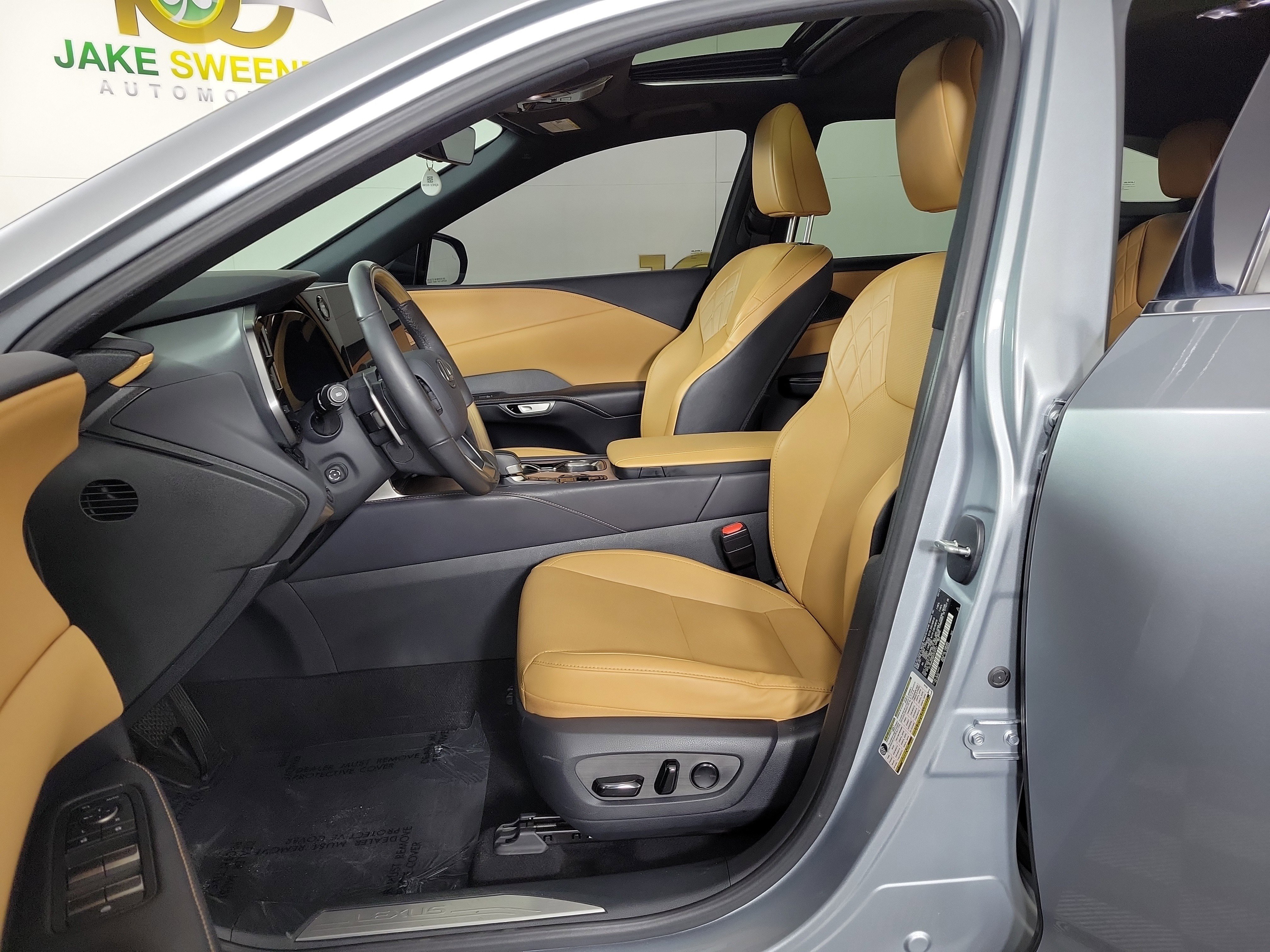 Used 2023 Lexus RX 350h image 9