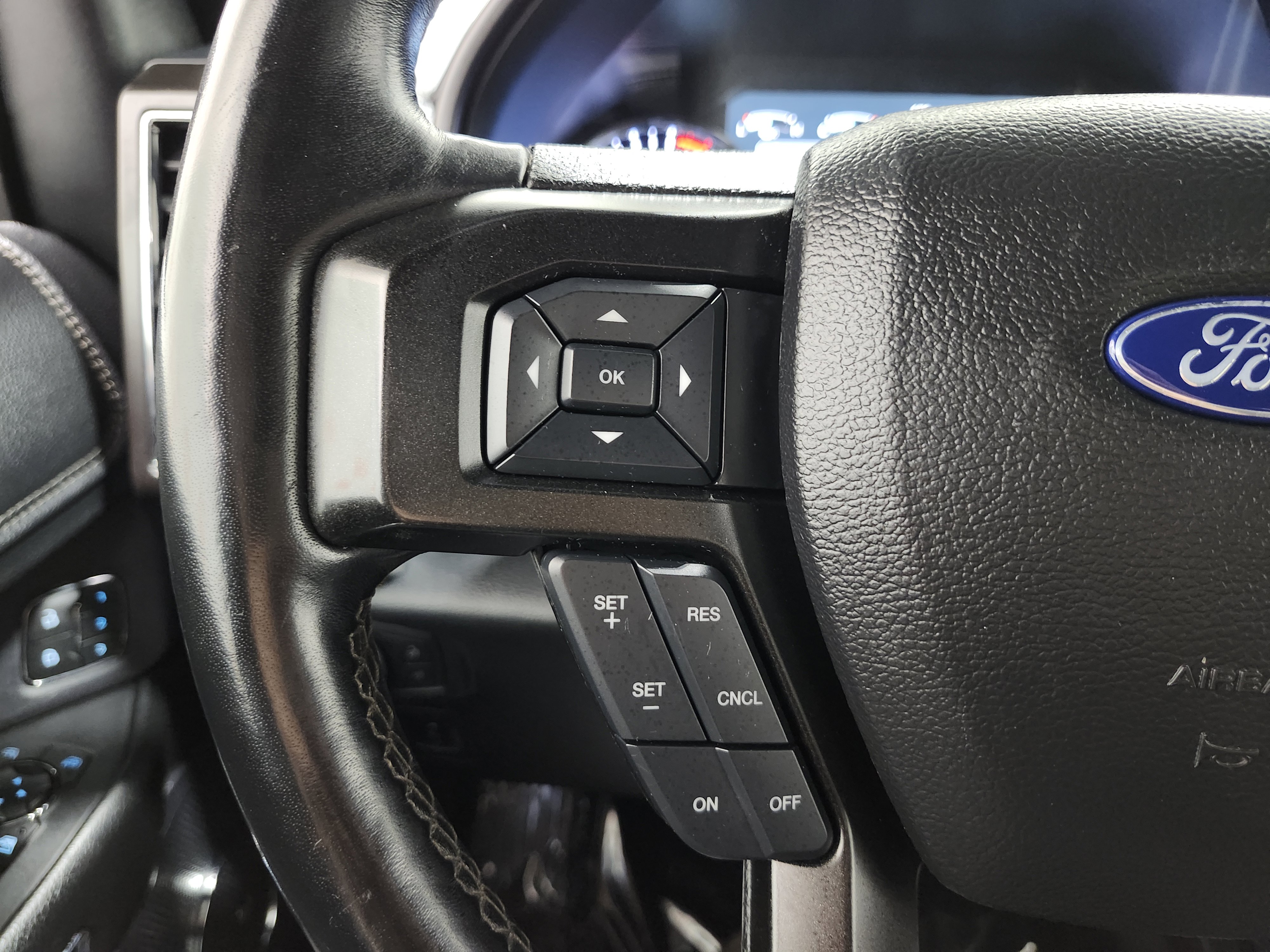 Used 2018 Ford Expedition Limited AWD/4WD image 37