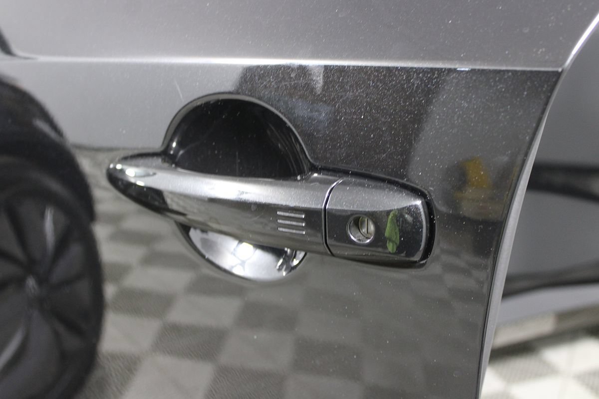Used 2023 Nissan Ariya FWD image 30