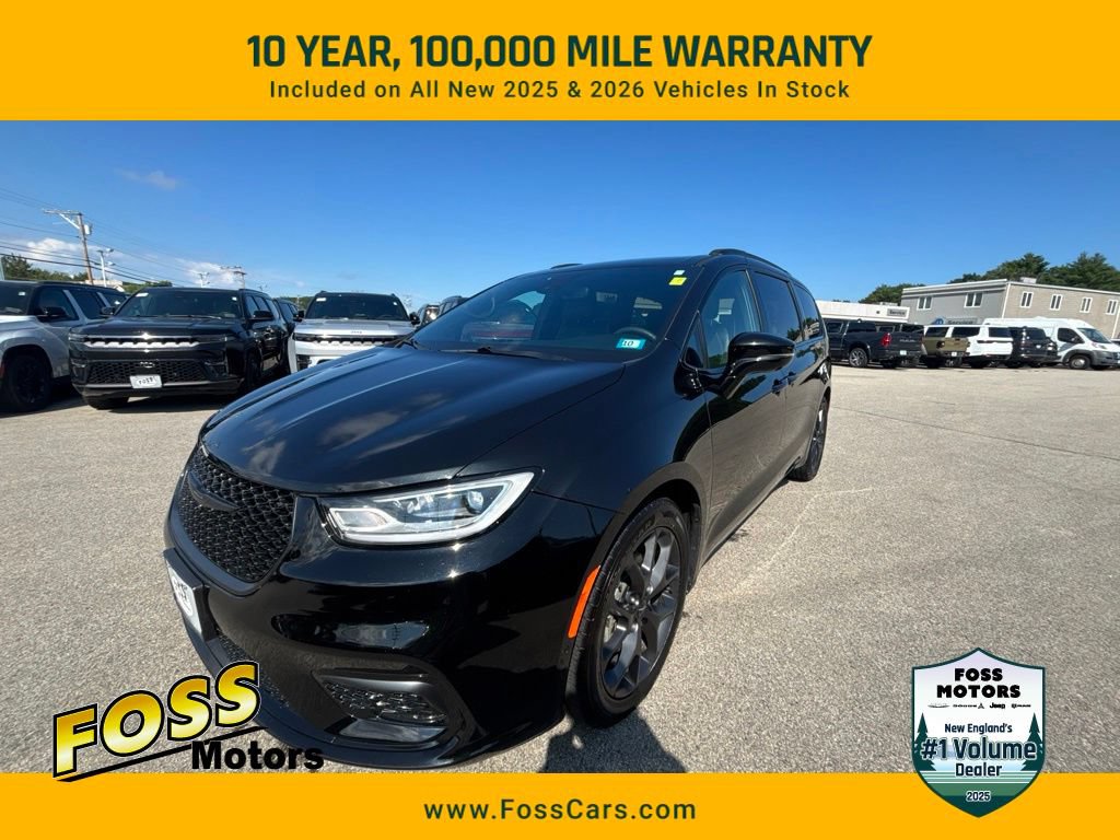 Certified 2022 Chrysler Pacifica Limited w/ S Appearance Package