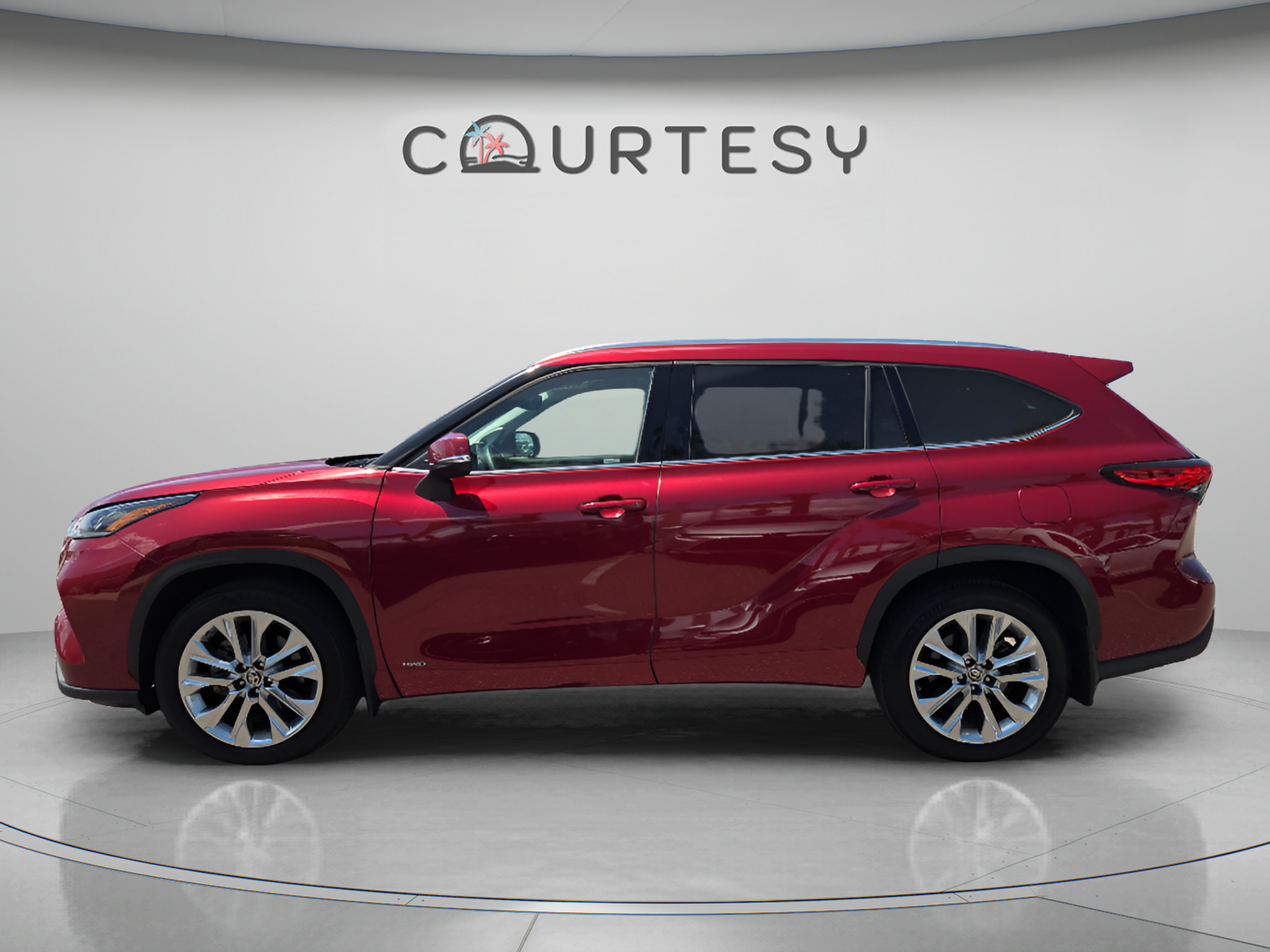 Certified 2021 Toyota Highlander Limited AWD/4WD image 2