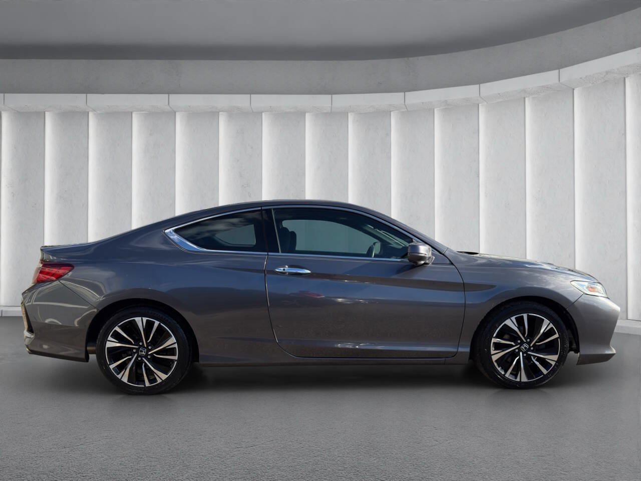 Used 2017 Honda Accord EX image 6