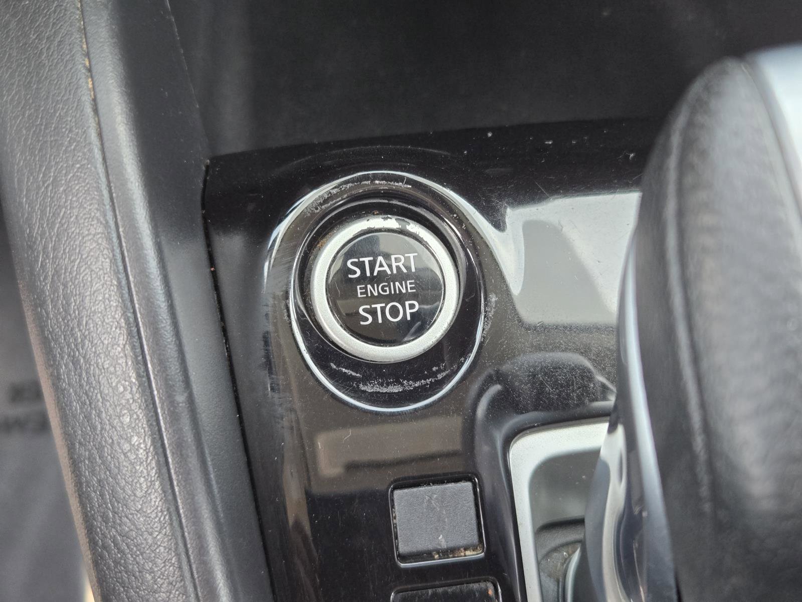 Used 2021 Nissan Kicks S FWD image 12