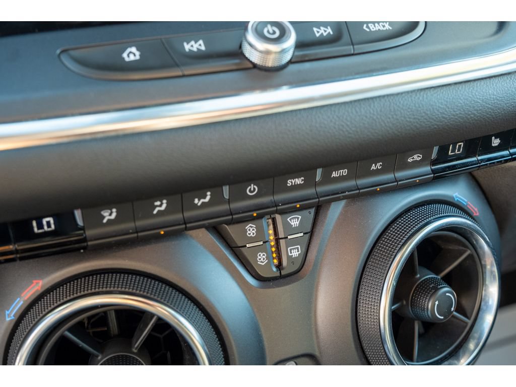 Used 2025 Chevrolet Blazer LT AWD/4WD image 30