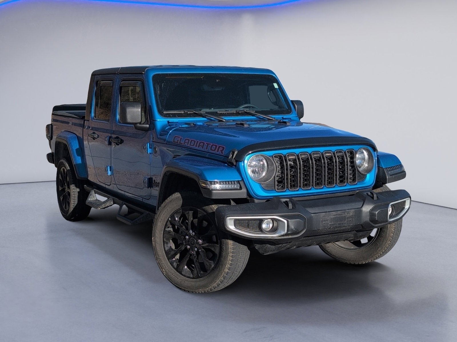 Used 2024 Jeep Gladiator Sport image 2